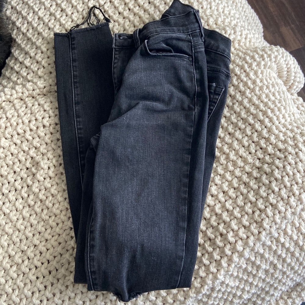 Black ripped skinny jeans